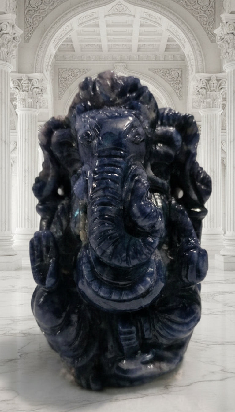 Blue Sapphire Ganesha / Size 3 Inches Wt 700 Carat